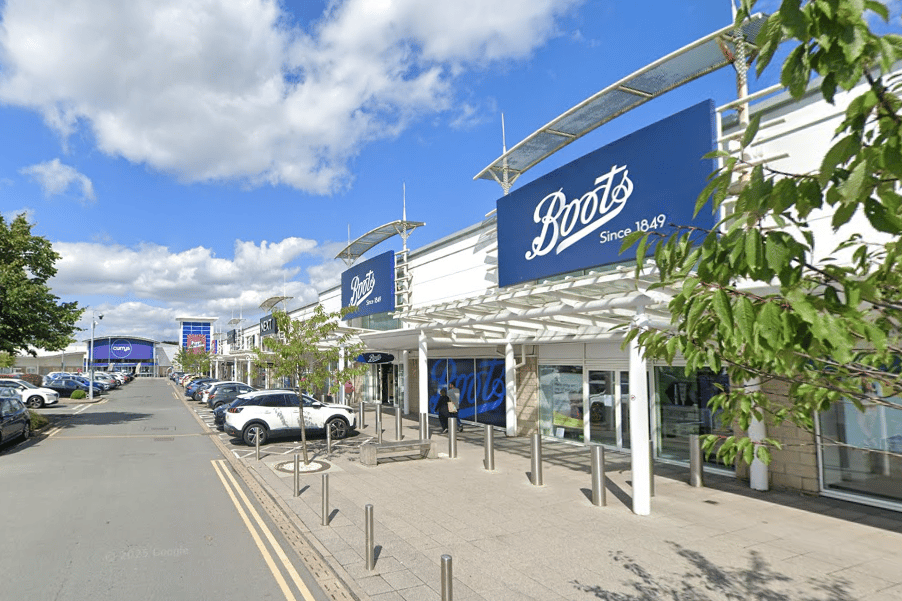Person freed from stuck lift at Telford retail park