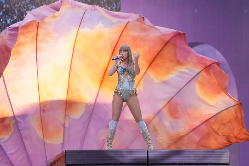 Taylor Swift on stage