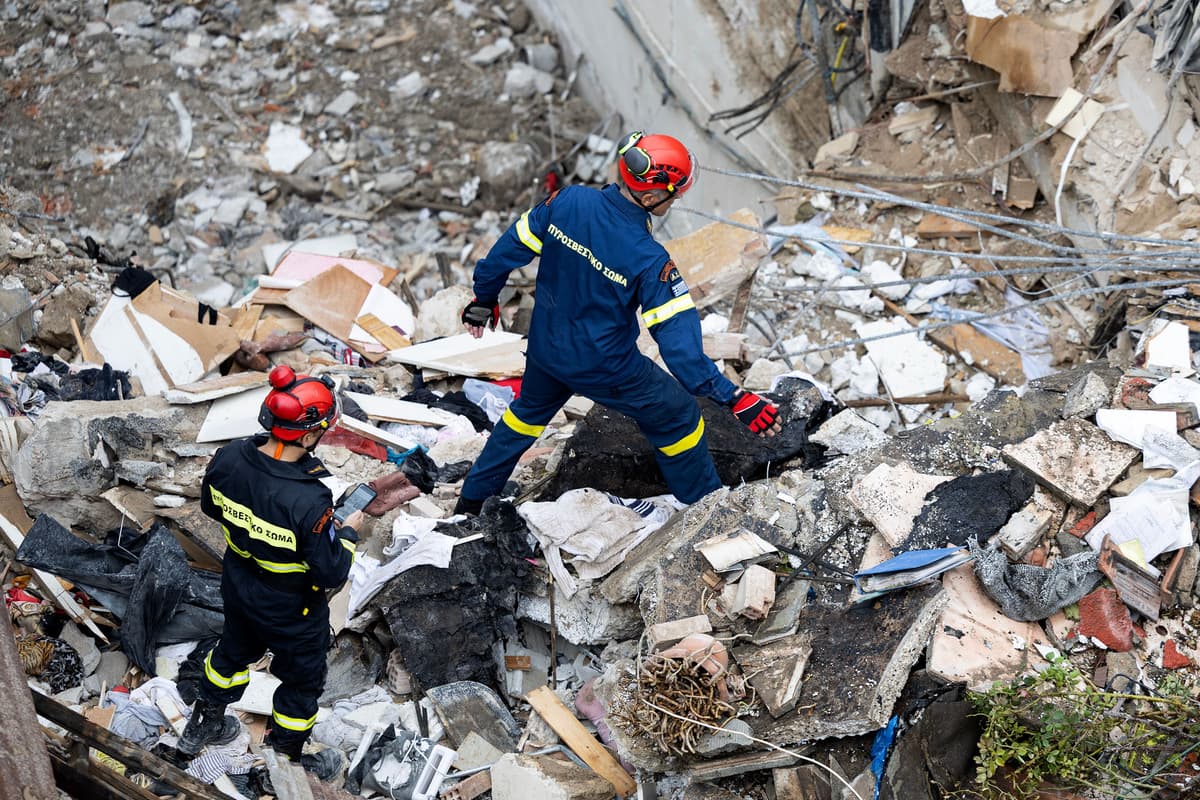 Sechs Leichen nach Explosion in Athen aus eingestürztem Gebäude geborgen