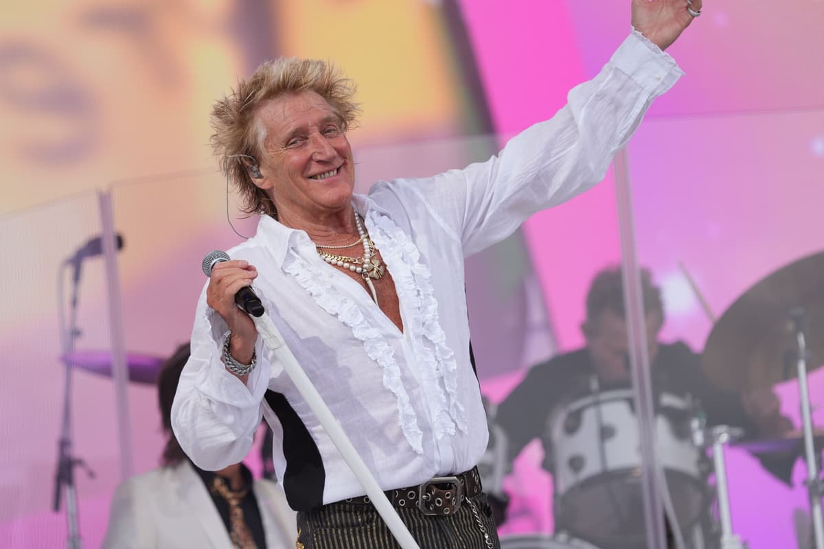 Sir Rod Stewart kündigt UK- und Irland-Tournee an, die „definitiv meine ...