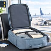 This 40x30x20cm Ryanair cabin backpack has multiple compartments, laptop storage and side bottle pockets.