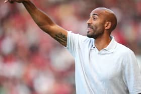 Lee Grant gives instructions to his Walsall side