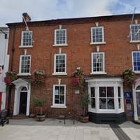 Newport Town Council confirms £310,000 purchase of High Street building and plan to move staff in