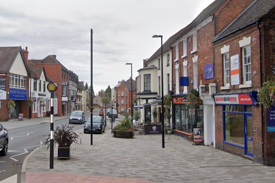 Men in face coverings seen trying to break into Shifnal shop - police appeal