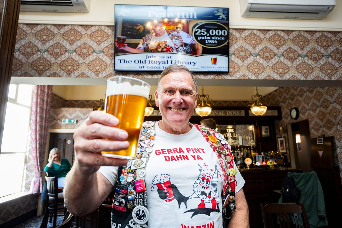 West Midlands beer fan who has spent £336k on world's longest pub crawl reaches 25,000th boozer