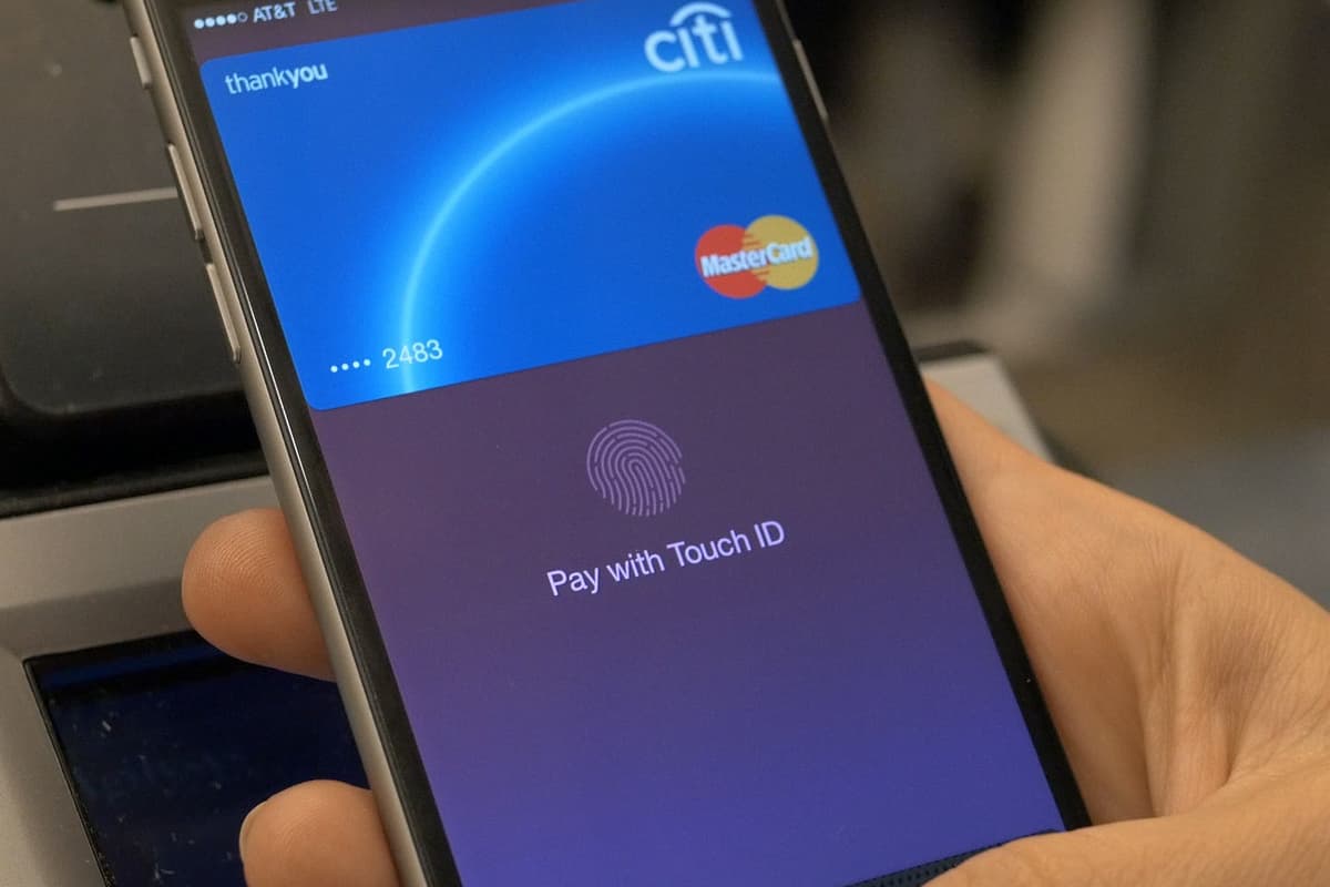 Apple should open access to contactless payment systems, says regulator