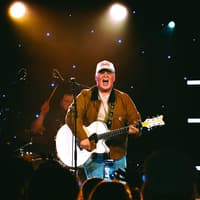 A rising Northern Irish country artist will be performing in Powys in November