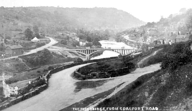 Another view of the tent, seen by the road on the south bank of the river. This postcard was franked in 1921, but the image itself may date from around the time the Free Bridge was opened.