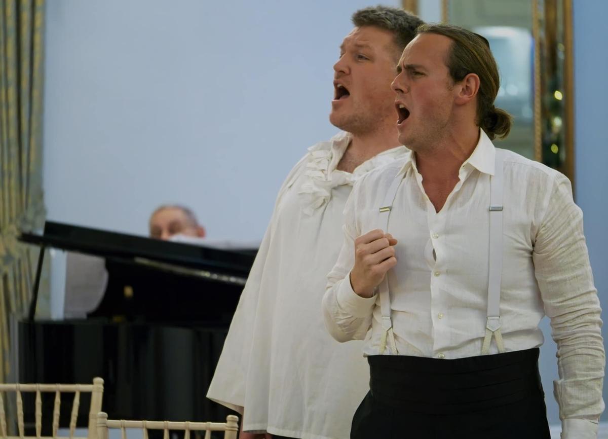 Verdis „Rigoletto“ kommt in einer eindrucksvollen Neuinszenierung nach ...