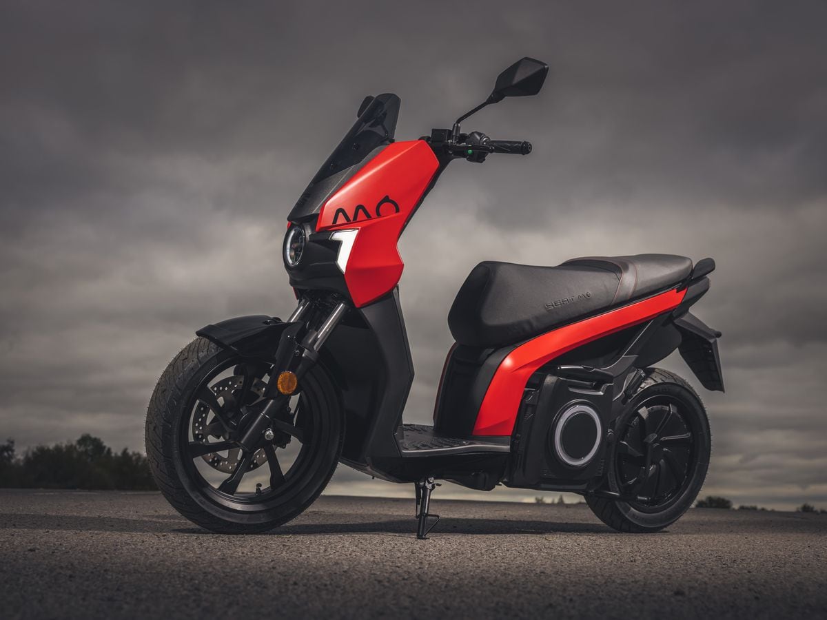 Seat cuts price of electric MO scooter for August