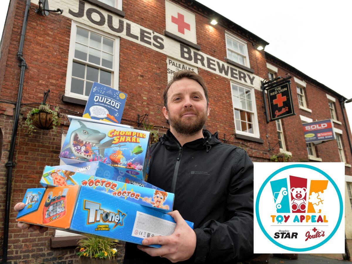 LAST COPYRIGHT TIM STURGESS SHROPSHIRE STAR...... 17/11/2022   Launch of Shropshire Star Christmas Toy Appeal,The Red Lion Inn, Market Drayton, landlord Oli Young with poster and some toys....