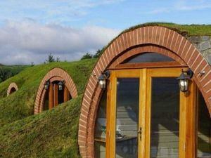 A graphic showing how the Hobbit Homes for Llwyngwilym near Rhayader could look.