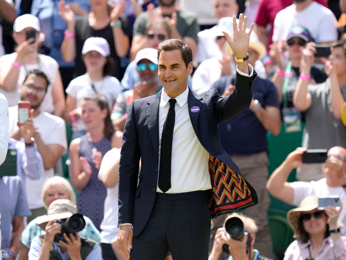 Roger Federer was given a rapturous reception on his return to Centre Court
