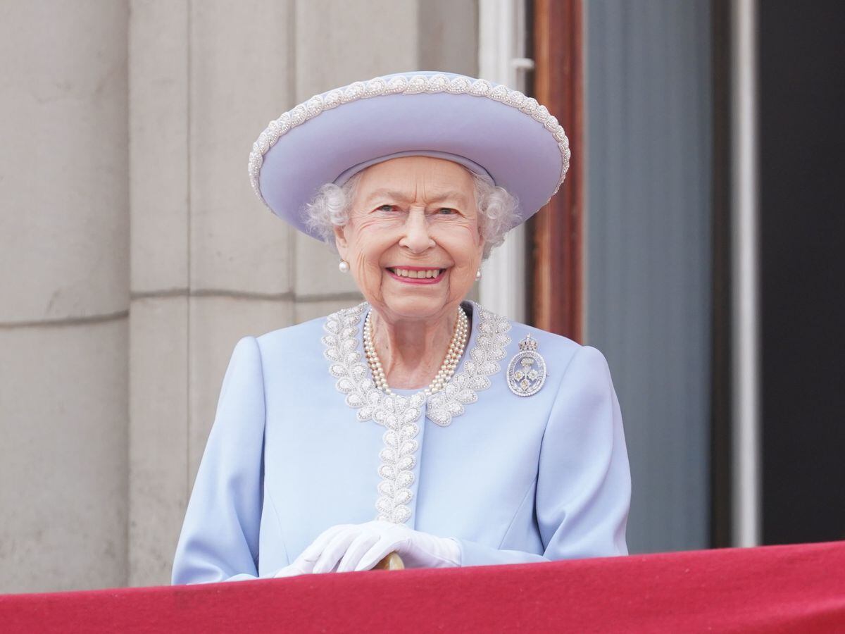 The Queen has appeared on the Buckingham Palace balcony to celebrate her Platinum Jubilee