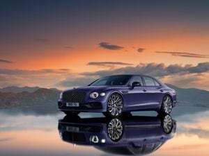 Bentley Flying Spur Mulliner gains stealthy Blackline specification