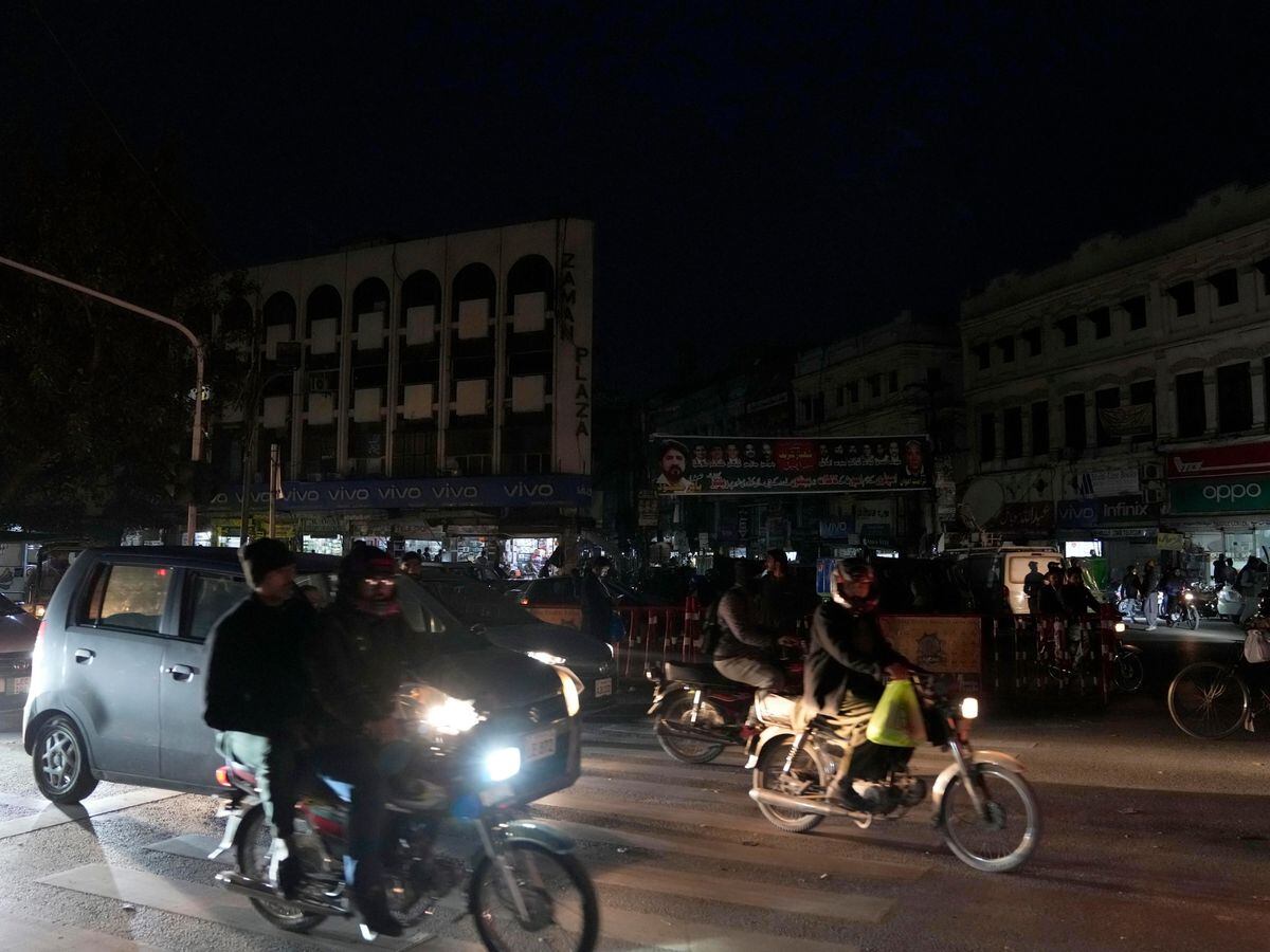 A market in Lahore during the power cut