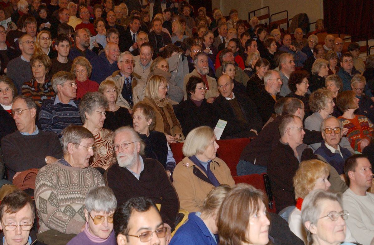 Crowds await the Darwin Lecture being given at Shrewsbury Music Hall in February 2004 by Professor Paul Pearson of Cardiff University. 