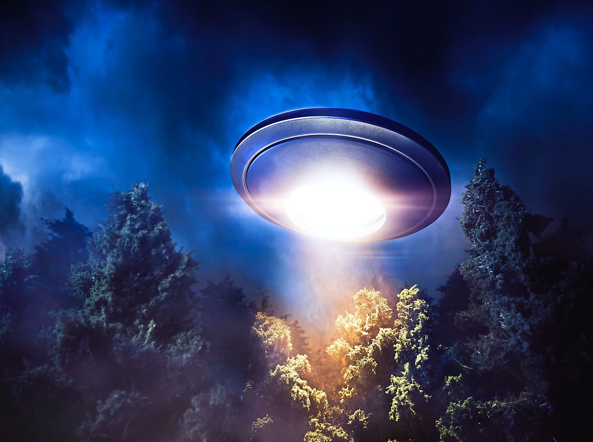 'I have seen a UFO': Police reveal logs of sightings over ...