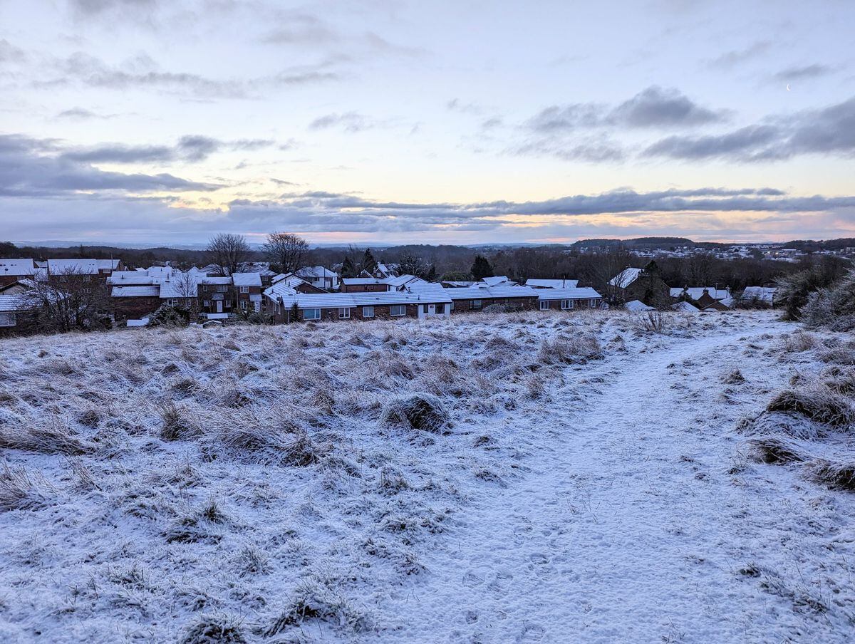 Snow in Telford on Wednesday mnorning. Photo: Liam Ball @Liam_Ball92 / @ShropshireWX