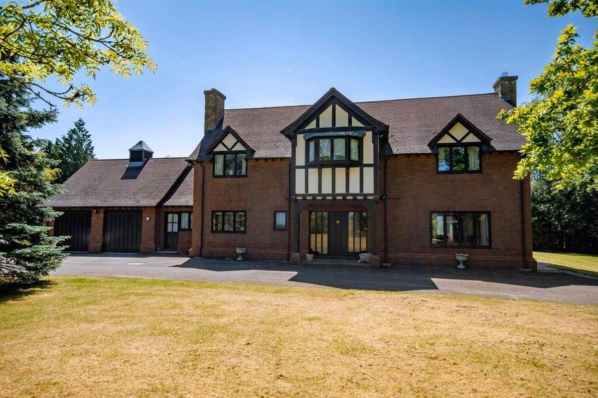 Stunning property set over 38 acres of land in total, along with a farmhouse. Photo: Rightmove