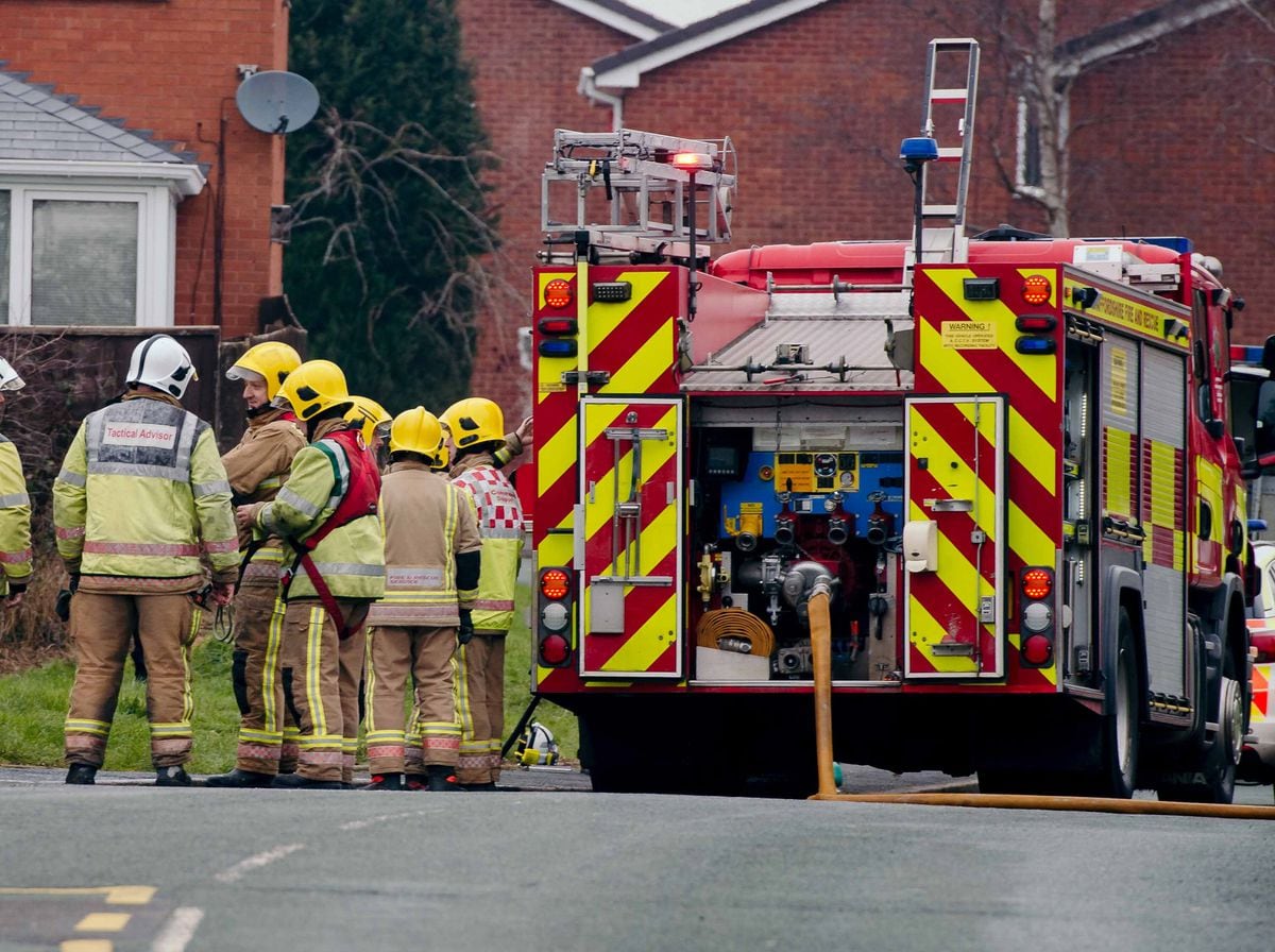 STAFFORD COPYRIGHT EXPRESS & STAR JAMIE RICKETTS 05/02/2019 - House Fire in Sycamore Lane, Highfields, Stafford....