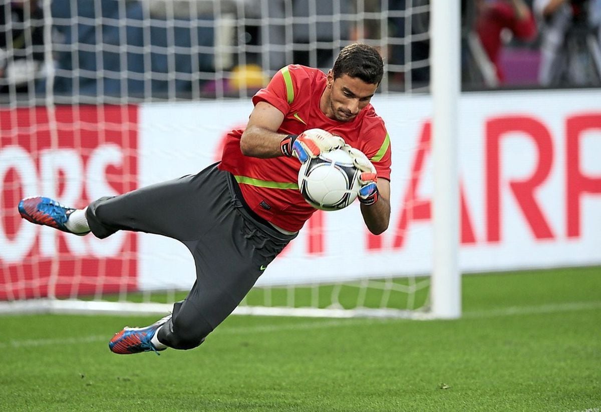 Wolves could complete signing of Portugal goalkeeper Rui Patricio next ...