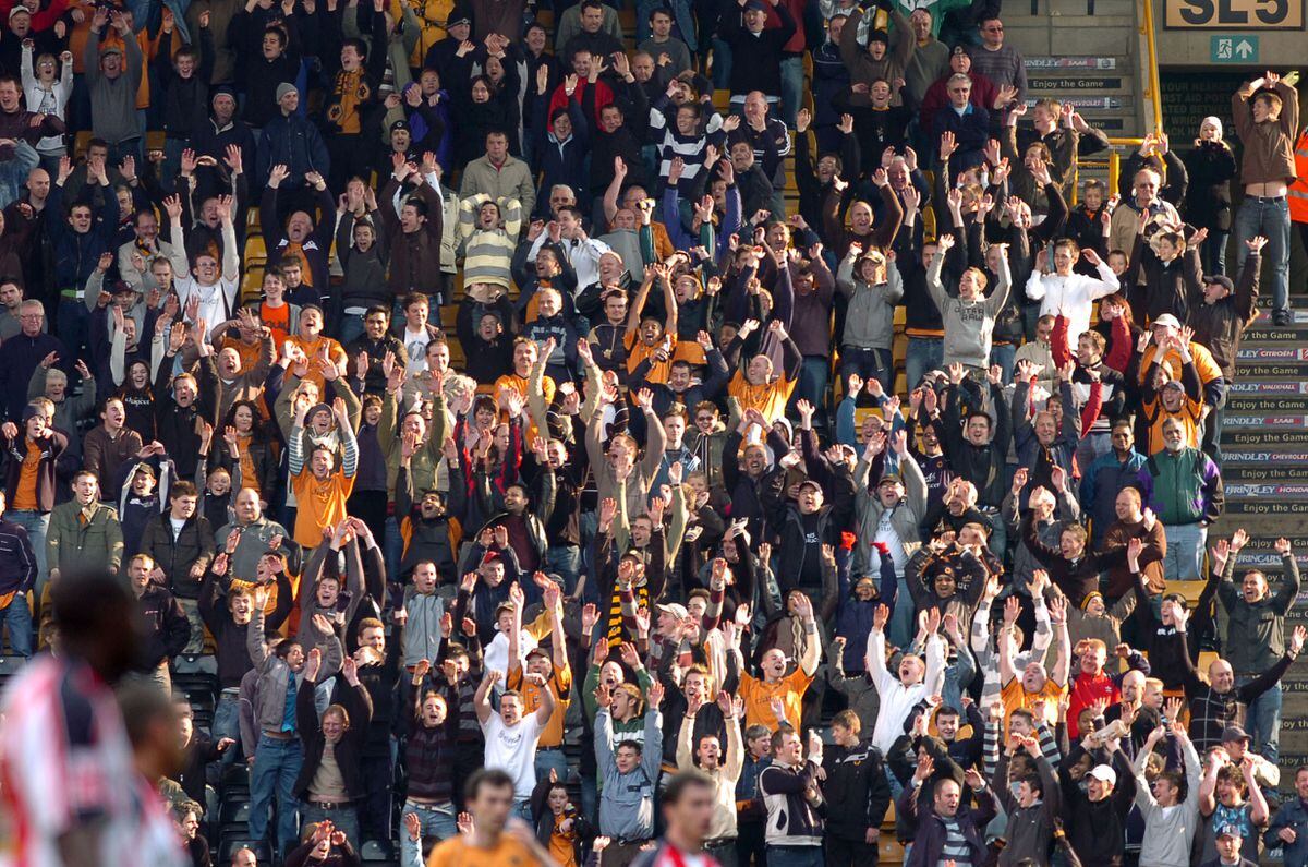 Wolverhampton Wanderers v Southampton.Wolves supporters show their faith... 6-0 down and the Wolves fans are still doing the Mexican wave..