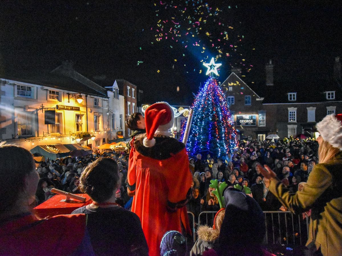 The Oswestry lights switch-on watched by Oswestry Mayor Jay Moore. Photo: Graham Mitchell