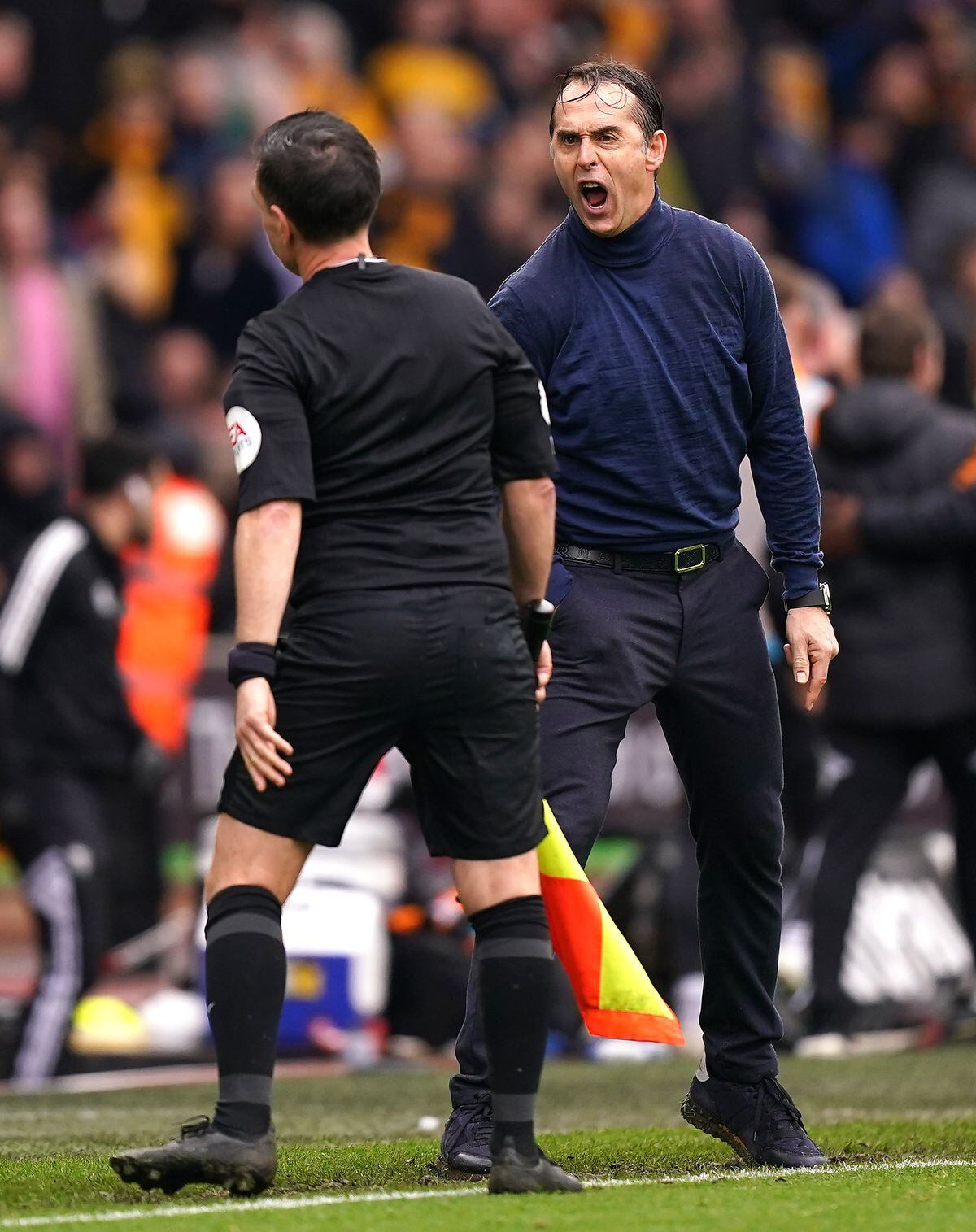 Wolverhampton Wanderers manager Julen Lopetegui (right) reacts to assistant referee Gary Beswick