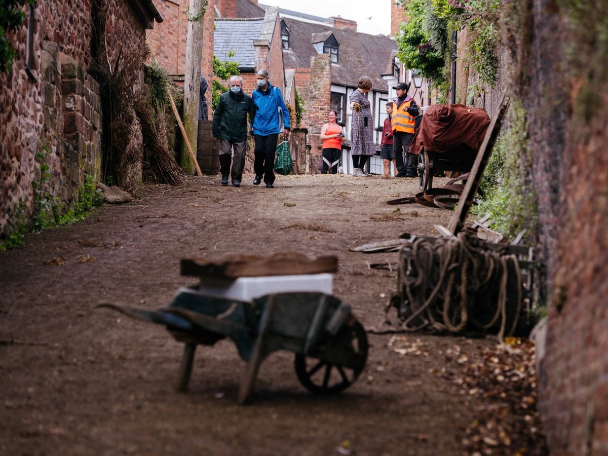 SHREWS COPYRIGHT SHROPSHIRE STAR JAMIE RICKETTS 24/05/2022 - Great Expectations has begun filming in Shrewsbury/ In Picture: Location - St Marty's Water Lane.