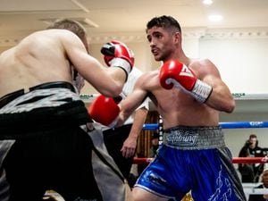 Shrewsbury boxer Lenny Evans eases to win on return to action