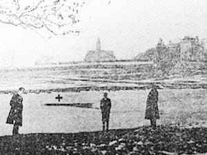 A contemporary picture of the 1905 tragedy with the hole in the ice marked.