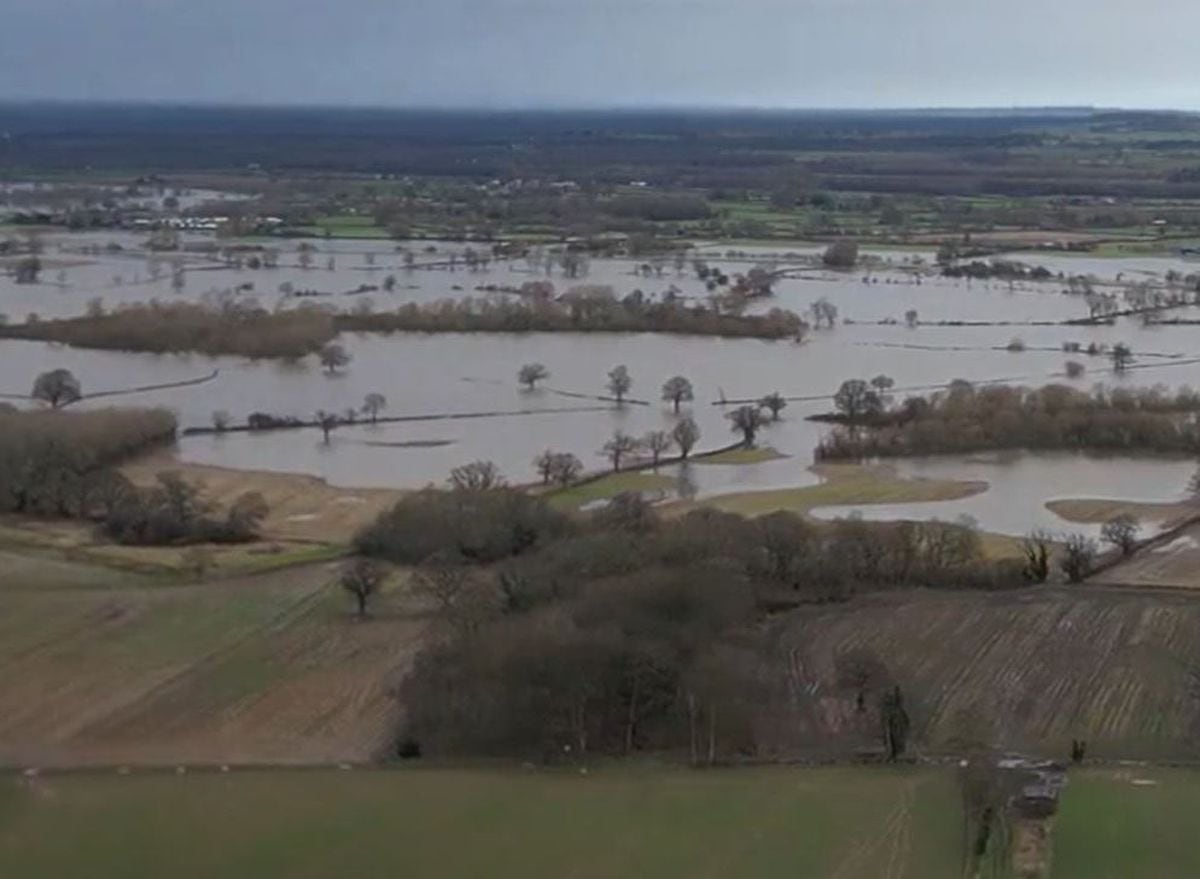 Drone video shows how Melverley flood 'basin' worked to protect Shrewsbury this week 