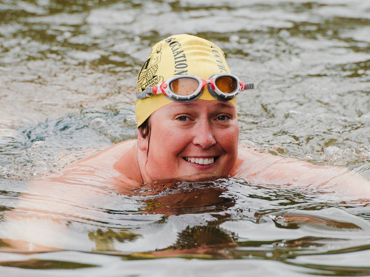 Nurse Melissa hopes to be in Severnth heaven with record swim ...