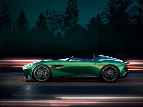 Aston Martin DBR22 revealed as V12-powered speedster