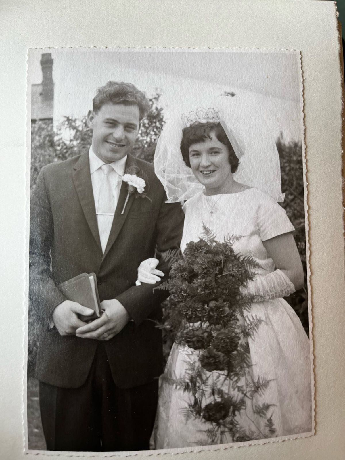 Keith and Binnie Goodman on their wedding day in 1962
