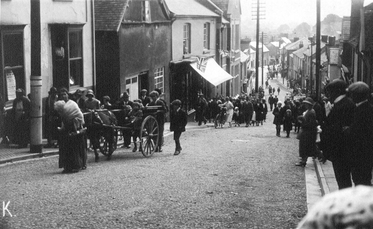 One of Rita's many historic carnival photos – this is the procession coming up the High Street in the 1928 event.