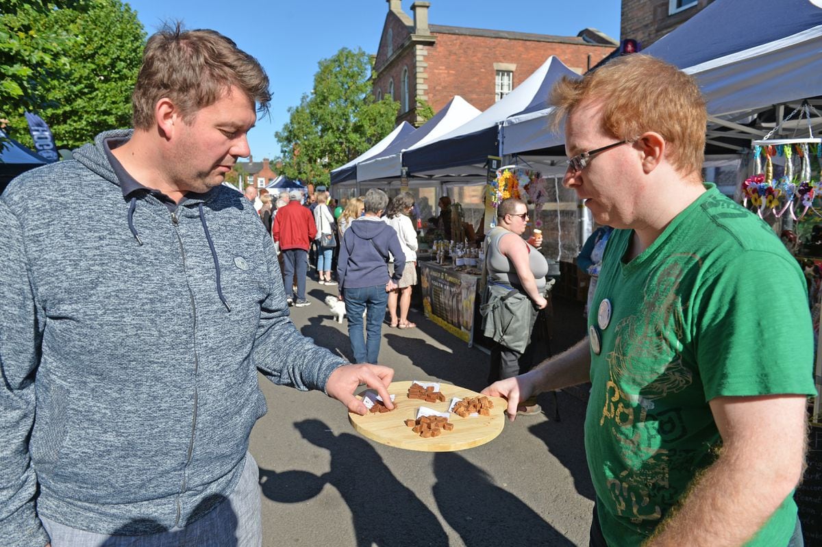 Jonathan Forrester-Cliffe, left, tries fudge from Russell Copeland of Fudjit