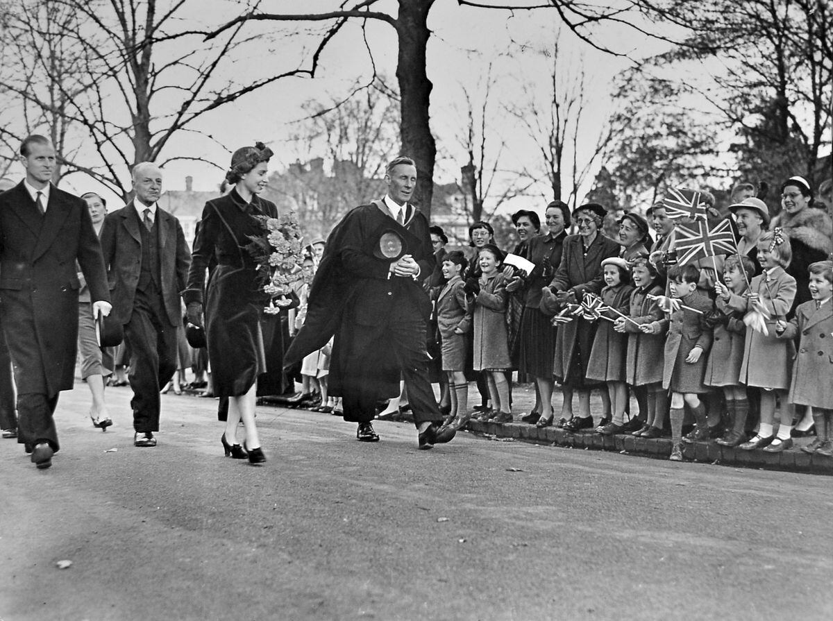 Flagwaving crowds greeted the royals during their 1952 visit to Shrewsbury.