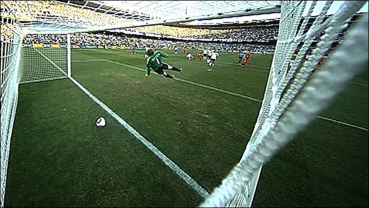 PIC FROM INTERNETFrank Lampard's 'goal' was judged not to have crossed the line