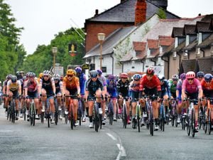 BORDER COPYRIGHT SHROPSHIRE STAR STEVE LEATH 09/06/2022..Pics in Chirk, of the Womens Cycle Tour of Britain passing through..