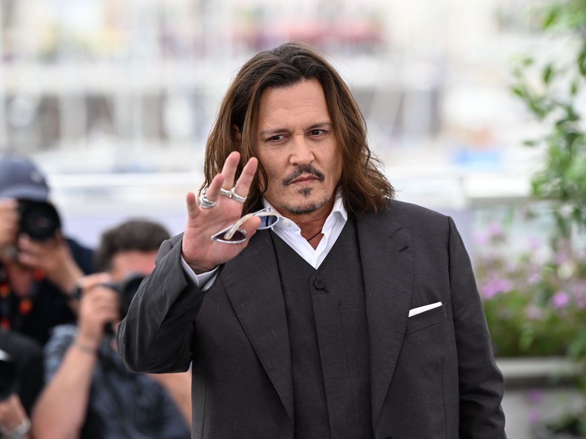 Johnny Depp z Hollywood Vampires zrušil vystúpenie na Slovensku pre „nebezpečné“ miesto.