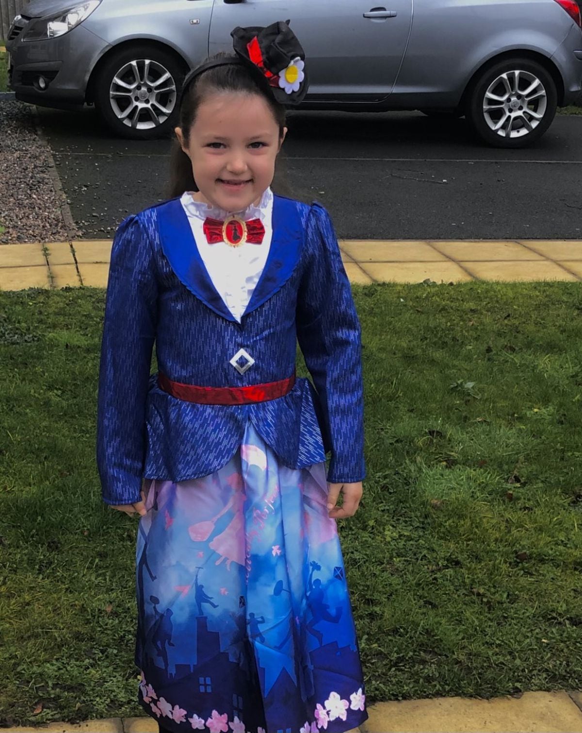 Gracie-May dressed up as Mary Poppins
