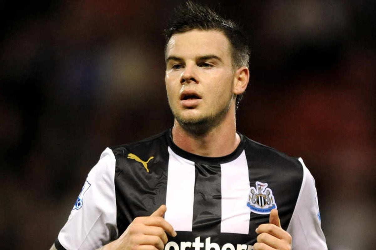 Danny Guthrie playing for Newcastle United