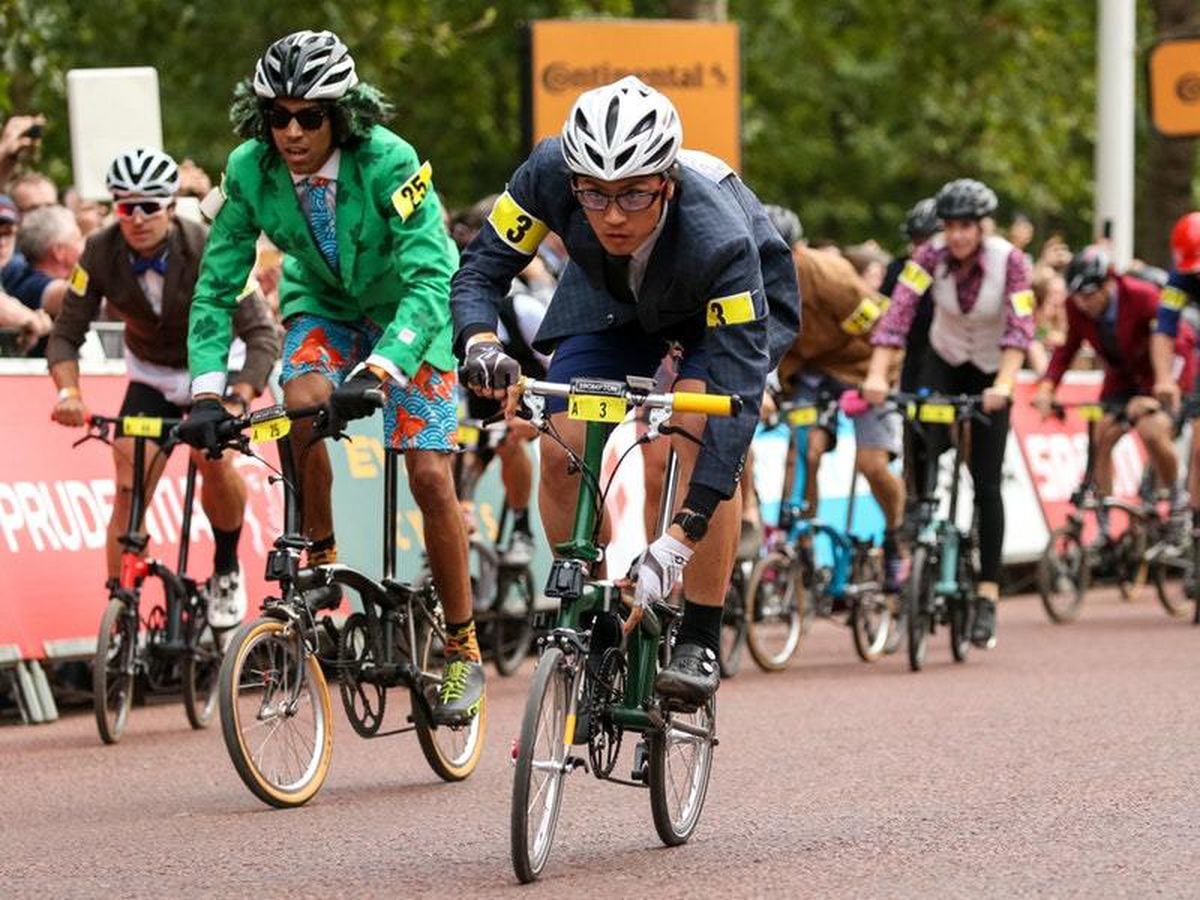 Action from the Brompton race on day one of the 2019 Prudential RideLondon