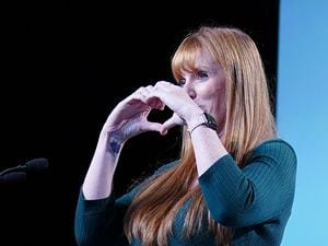 Angela Rayner pledges to ban 'zero-hour' contracts