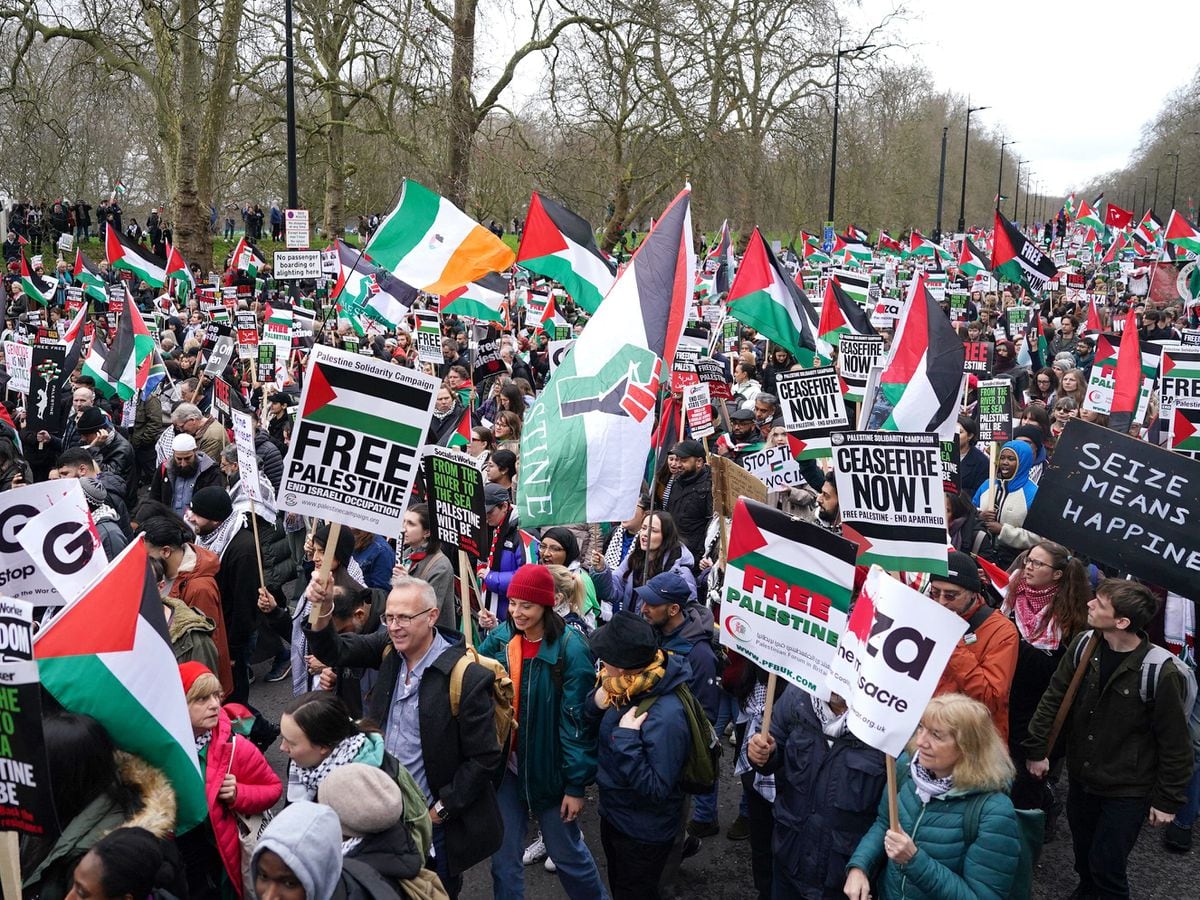 Tens of thousands demonstrate in Irish capital in support of Palestine |  Shropshire Star
