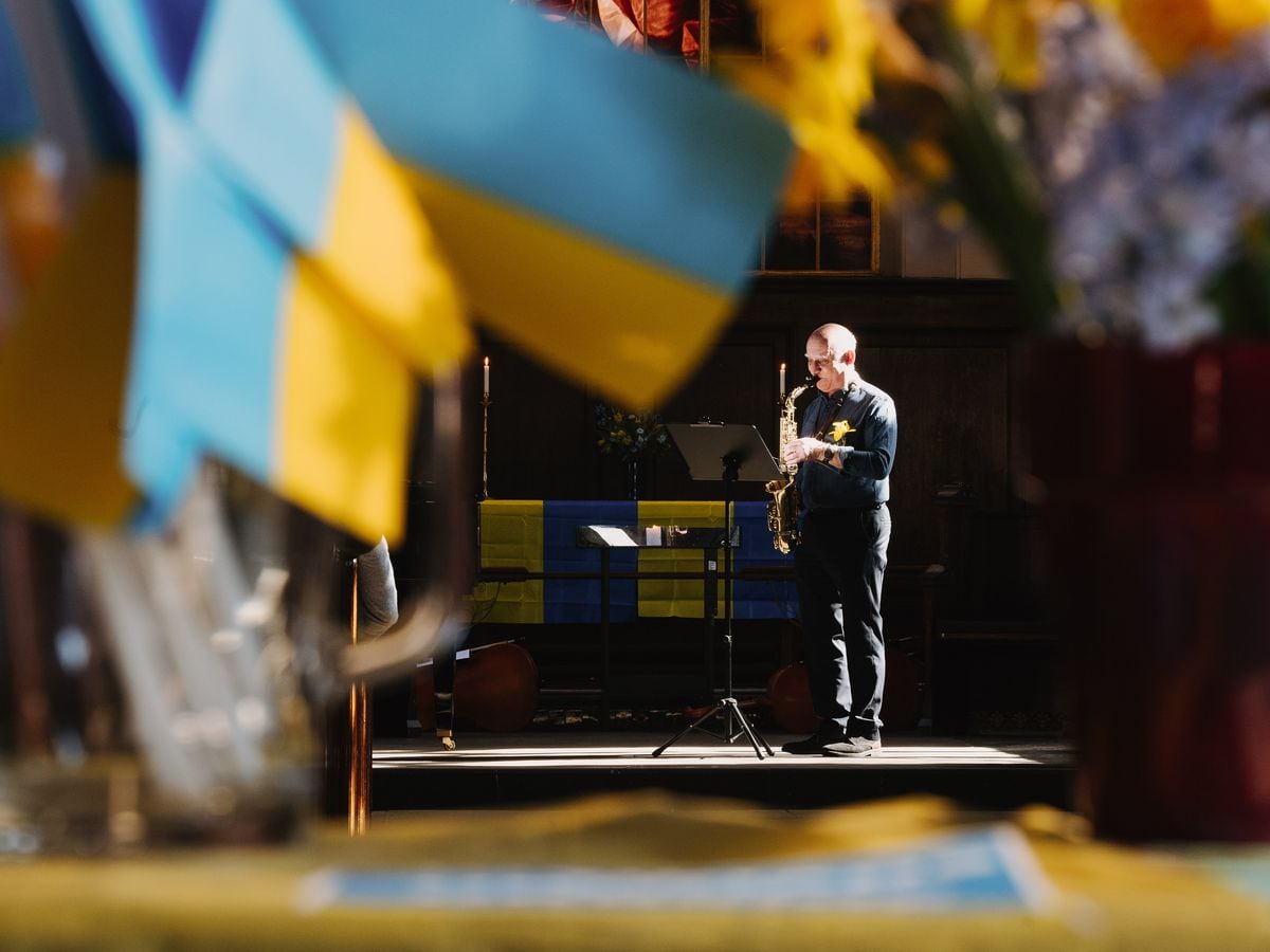 Stuart Spiers performing the Ukrainian National Anthem at a previous St Alkmund's concert.