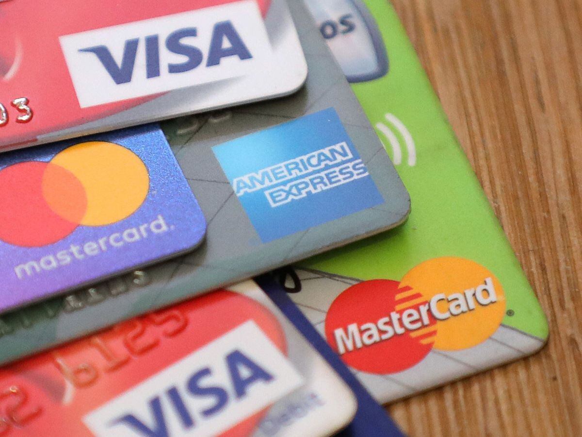 Debt warning for people making minimum credit card repayments in New Year