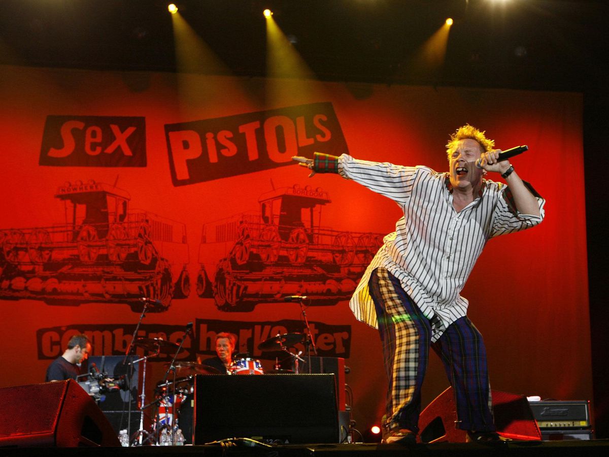 Rare Film Footage Of Historic 1976 Sex Pistols Concerts To Go On Sale 